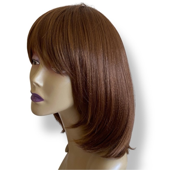 Synthetic Chin Length Bob Wig Color P4/27/30
NWT Chic Trendy Minimalist … - Picture 2 of 9